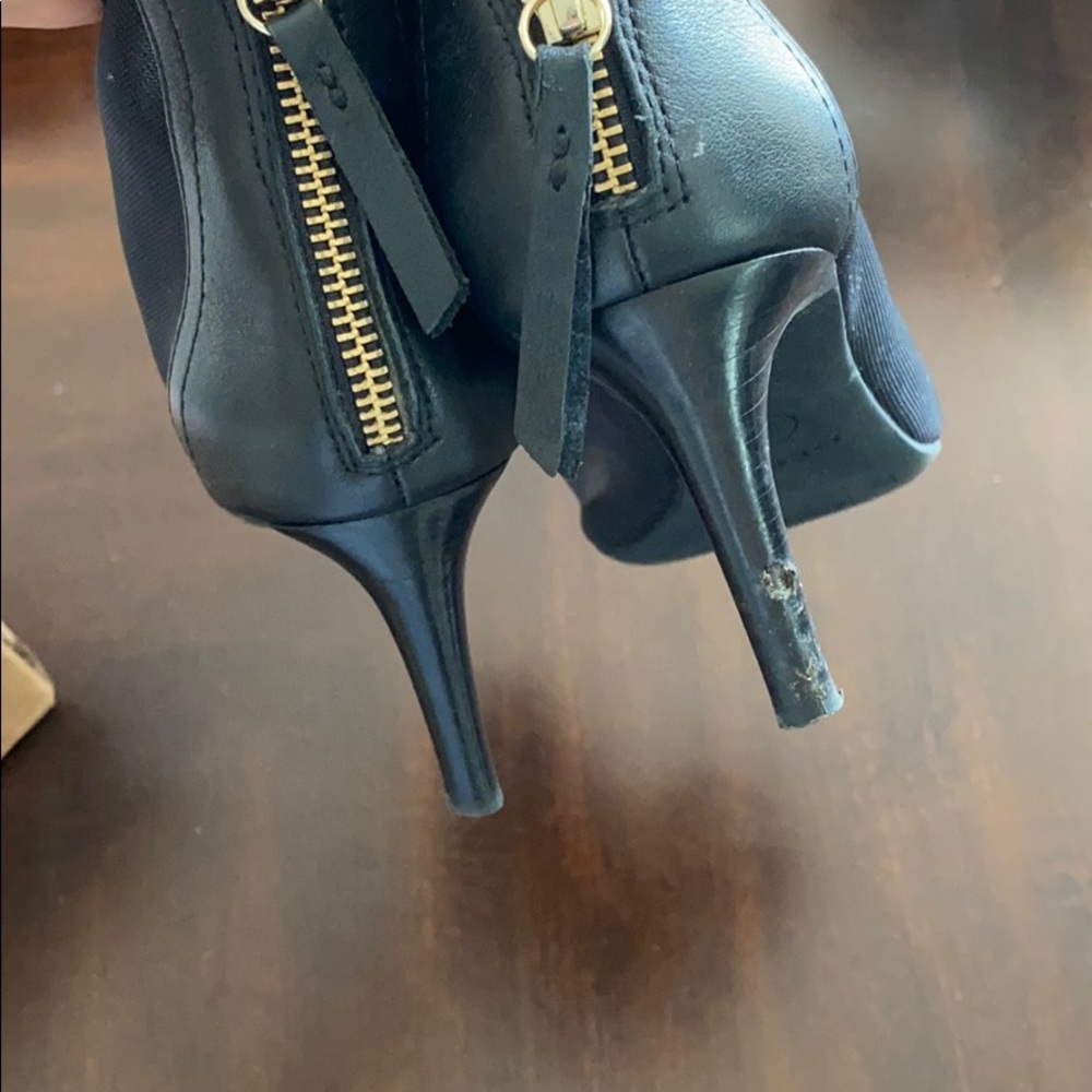 Heels - Picture 3 of 3